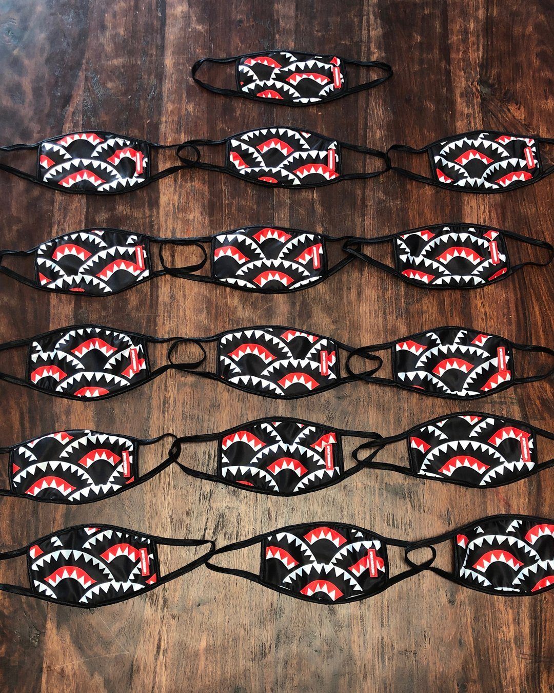SHARKMOUTH PATTERN MASK (CLASSIC FIT)